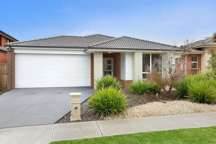 9 Surrey Grove, Point Cook VIC 3030