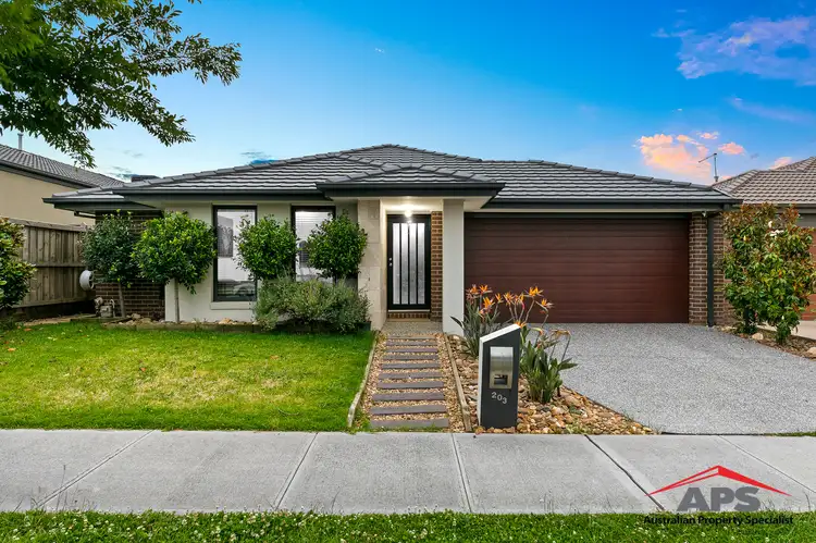 203 Heather Grove, Clyde North VIC 3978