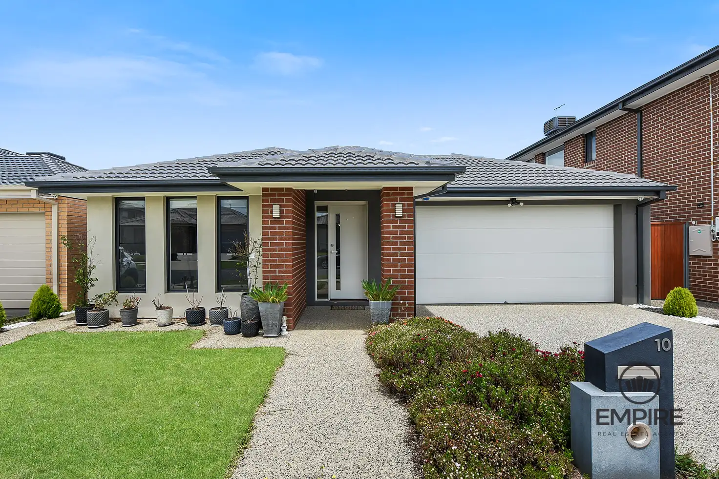 Main view of Homely house listing, 10 Hollybush Avenue, Clyde VIC 3978