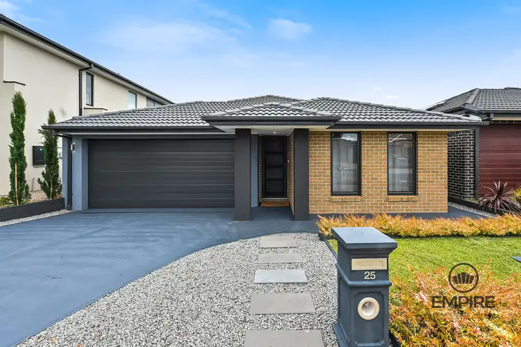 25 Kernot Parade, Clyde VIC 3978