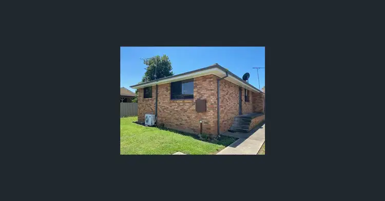 1/2 Grono Place