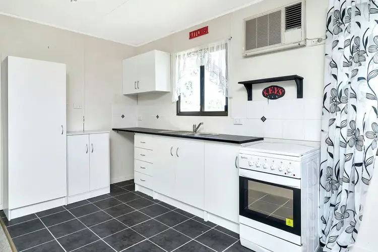 28 East Street, Kingsthorpe QLD 4400