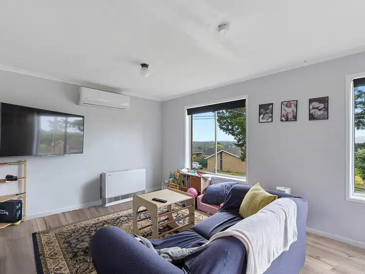 Fifth view of Homely house listing, 10 KITCHENER CRESCENT, Seymour VIC 3660