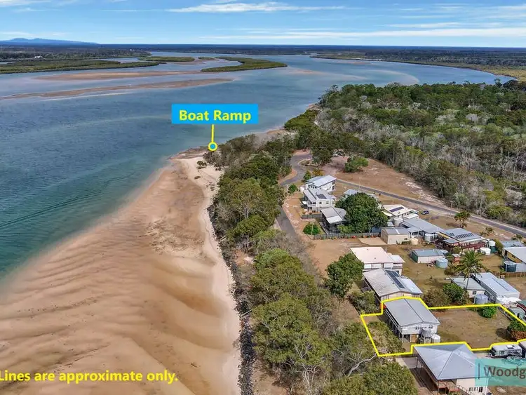 21 Walkers Point Esp, Woodgate QLD 4660