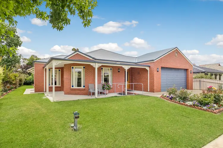 6 MacKay Street, Rochester VIC 3561