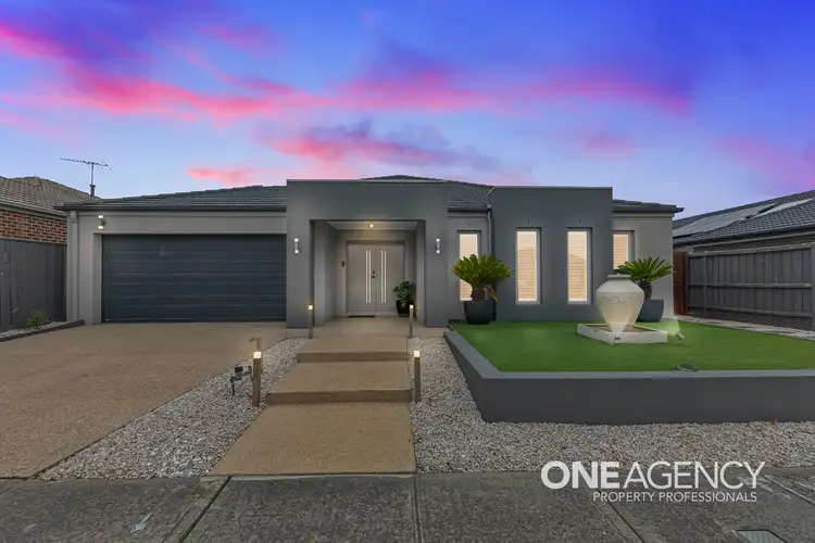 17 Lisa Avenue, Pakenham VIC 3810