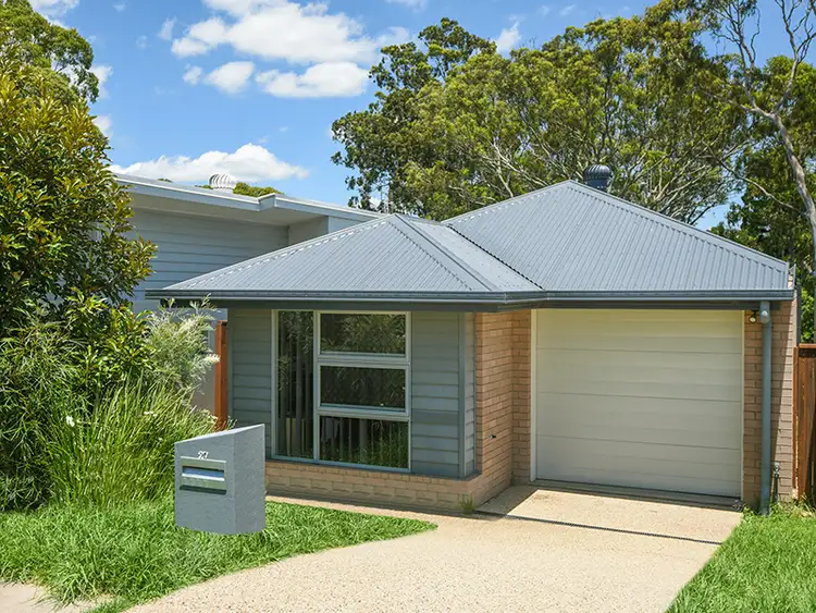 27 Carlin Street, Glenvale QLD 4350