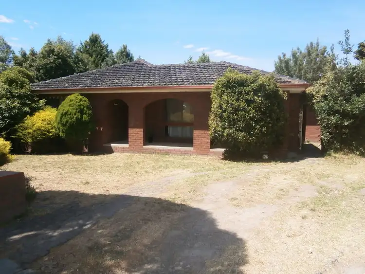 5 Tench Rise, Endeavour Hills VIC 3802