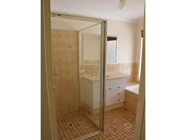 Fifth view of Homely house listing, 4 Narooma Place, Helensvale QLD 4212