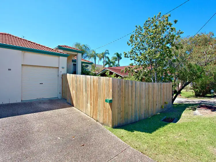 2/118 Government Road, Labrador QLD 4215