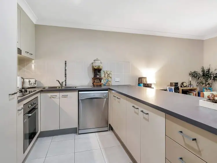 11 Pritchard Court, Pacific Pines QLD 4211