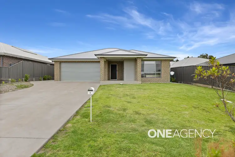 4 Sand Drift Way, Vincentia NSW 2540
