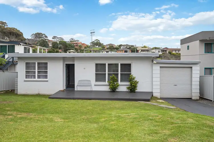 10 Wimbin Avenue, Malua Bay NSW 2536