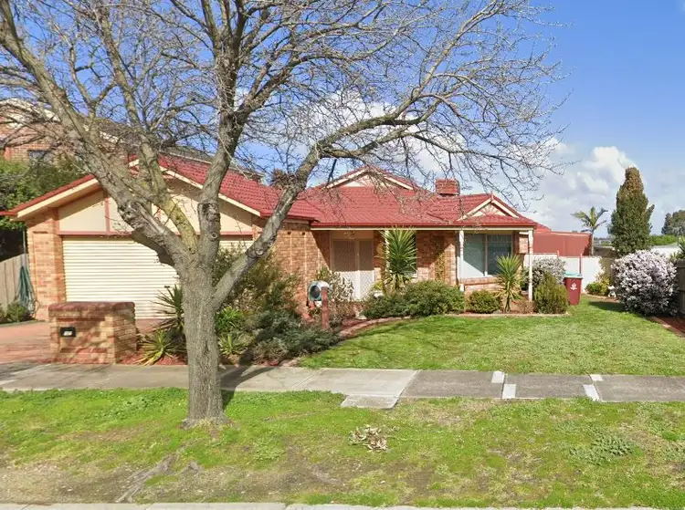10 Portofino Drive, Cranbourne North VIC 3977