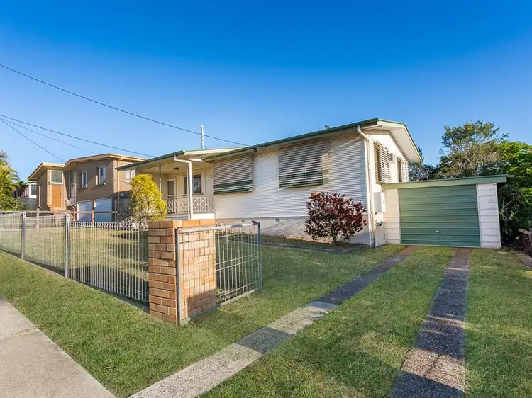 24 Robertson Road, Eastern Heights QLD 4305