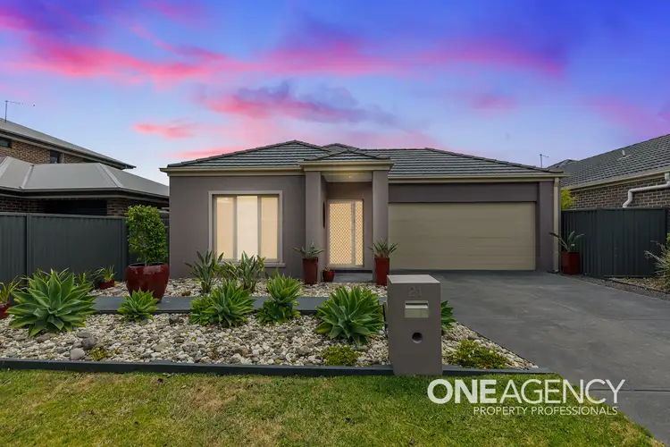 21 Britton Drive, Pakenham VIC 3810
