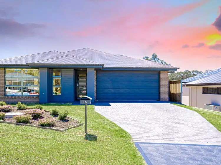 16 Horne Close, Greta NSW 2334