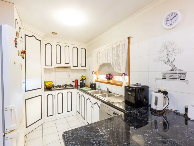Fifth view of Homely house listing, 10 Macquarie Court, Mildura VIC 3500
