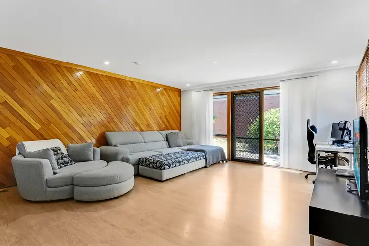 Second view of Homely house listing, 5 Wingate Court, Endeavour Hills VIC 3802