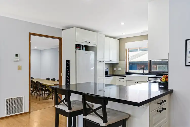 Fifth view of Homely house listing, 5 Wingate Court, Endeavour Hills VIC 3802