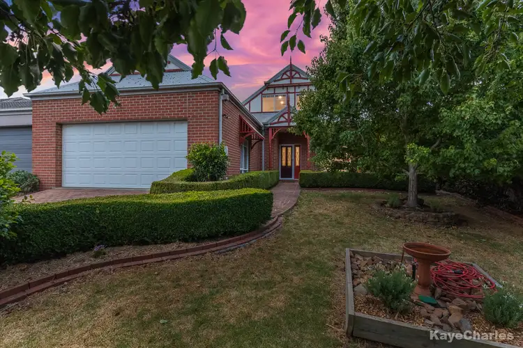 11 Whisken Way, Berwick VIC 3806