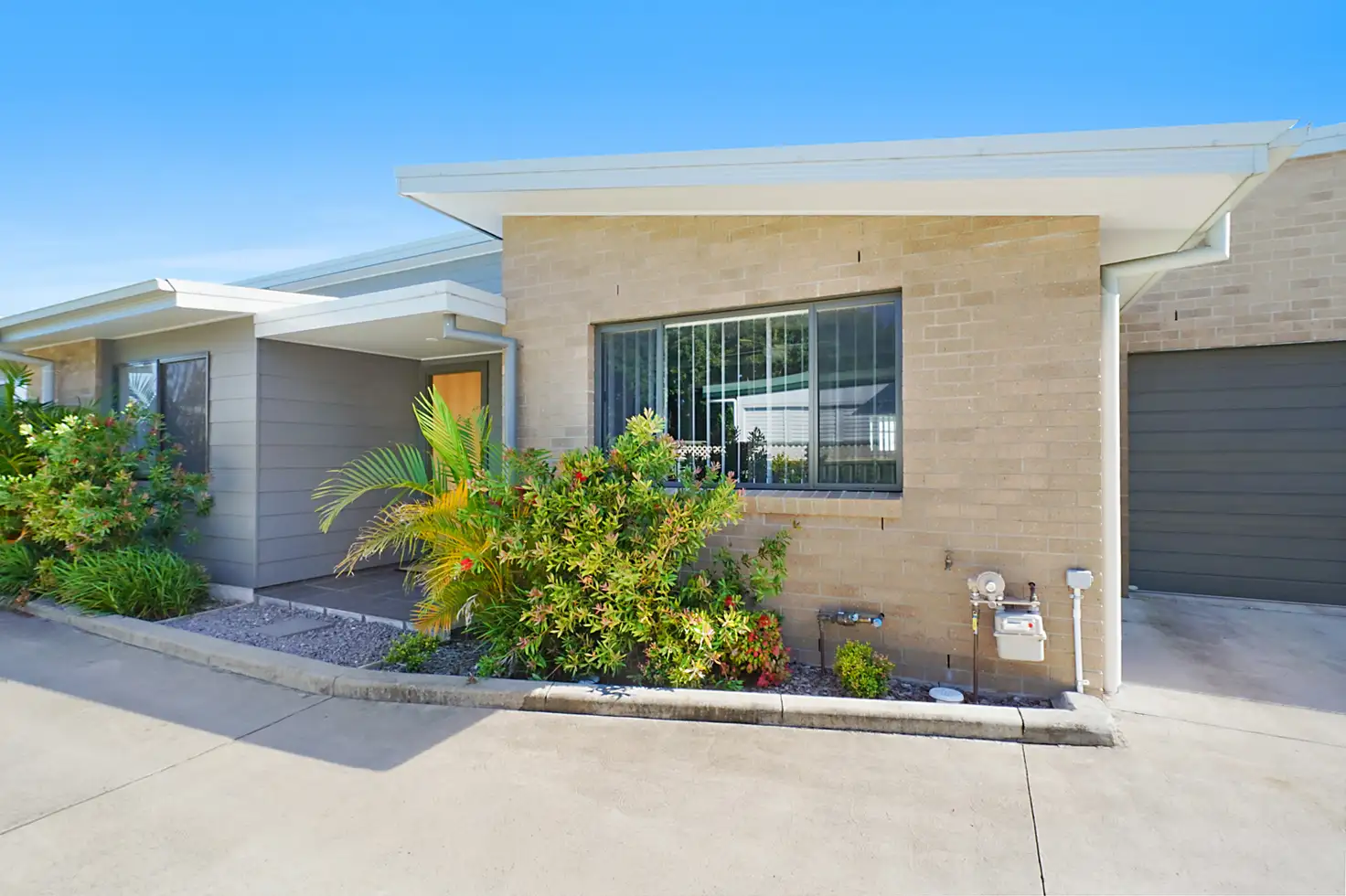Main view of Homely unit listing, 2/8 Western Avenue, Tarro NSW 2322