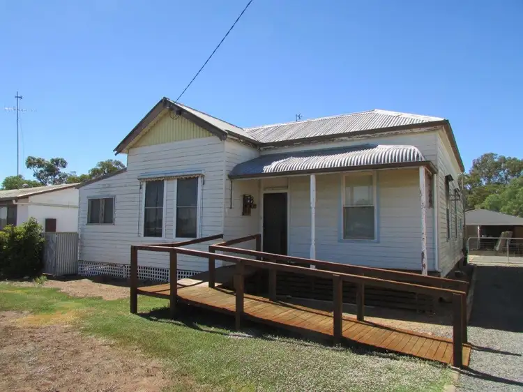 46 HAMMILL STREET, Donald VIC 3480