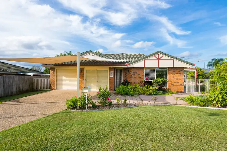 8 Vista Court, Regents Park QLD 4118