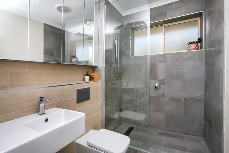 Third view of Homely unit listing, 4/77 Walter Street, Ascot Vale VIC 3032