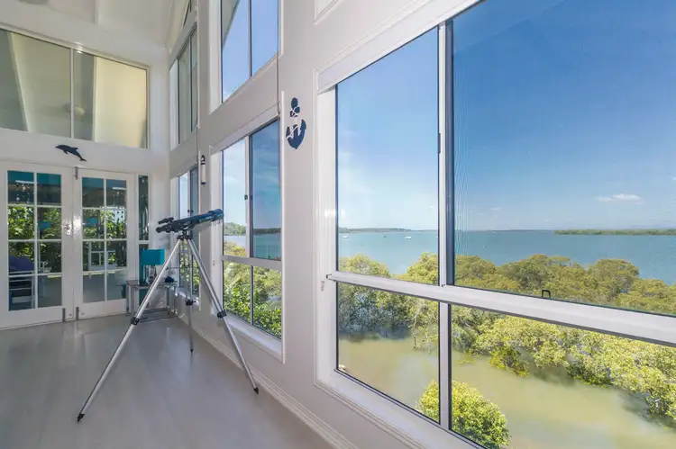 14 Emily Crescent, Macleay Island QLD 4184