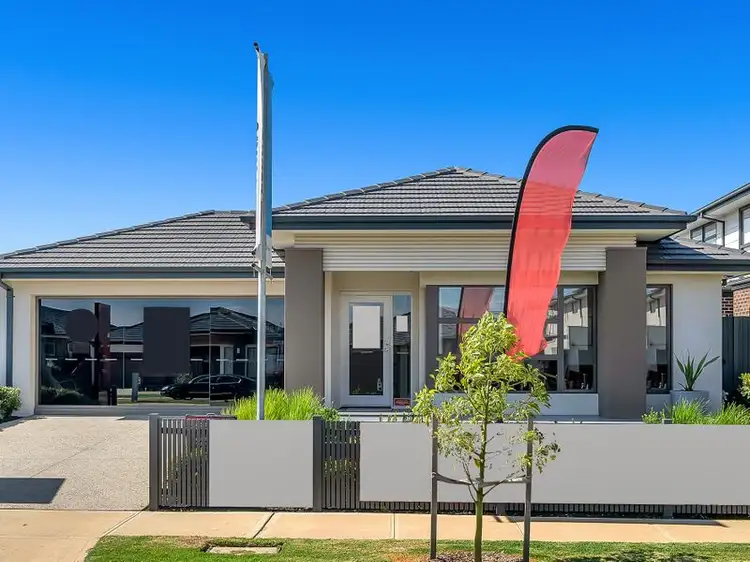 7 Merribrook Boulevard, Clyde VIC 3978