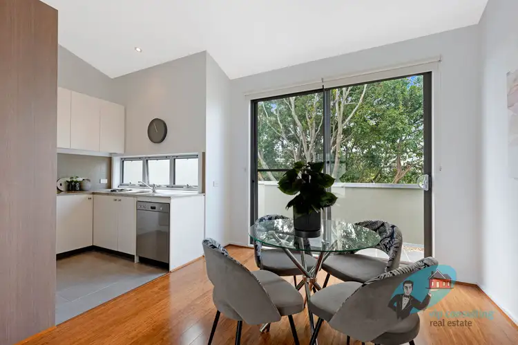 Sixth view of Homely townhouse listing, 2/300 Como Parade West, Parkdale VIC 3195