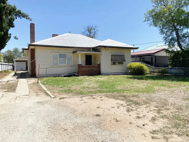 14 Keats Street