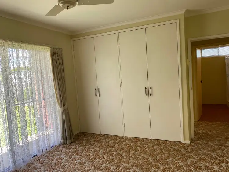 Fifth view of Homely house listing, 5 Glenview Avenue, Wodonga VIC 3690