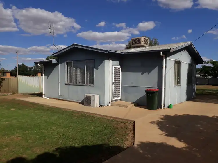 444 Church Street, Hay NSW 2711