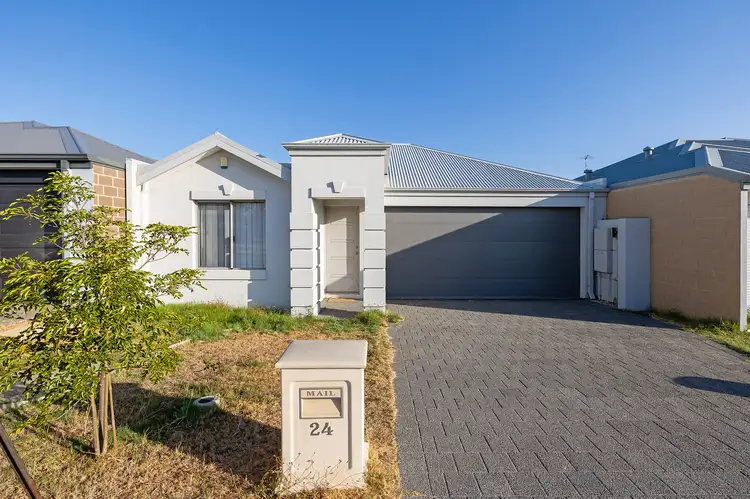 24 Minnie Grove, Hilbert WA 6112