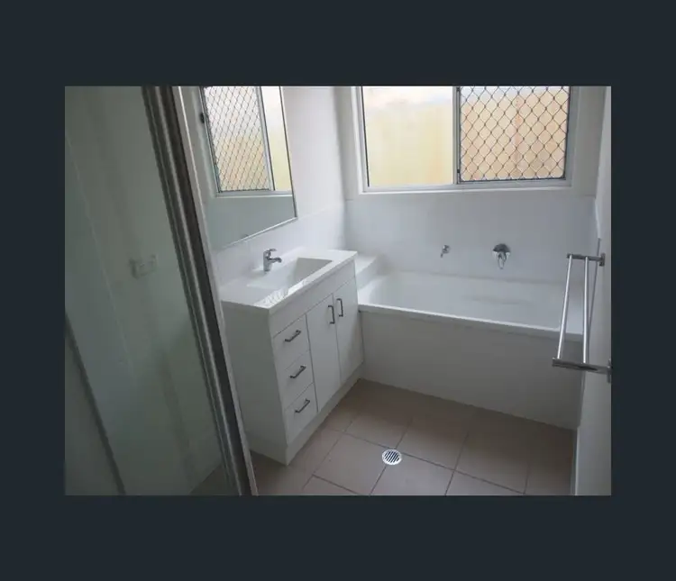 Seventh view of Homely house listing, 8 Yarrow Court, Bundamba QLD 4304