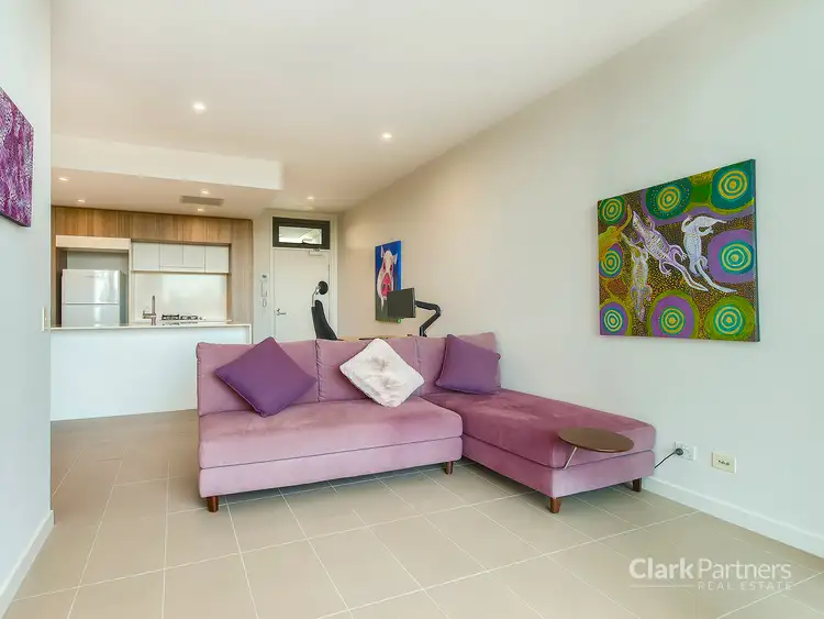 4510/18 Parkside Circuit, Hamilton QLD 4007