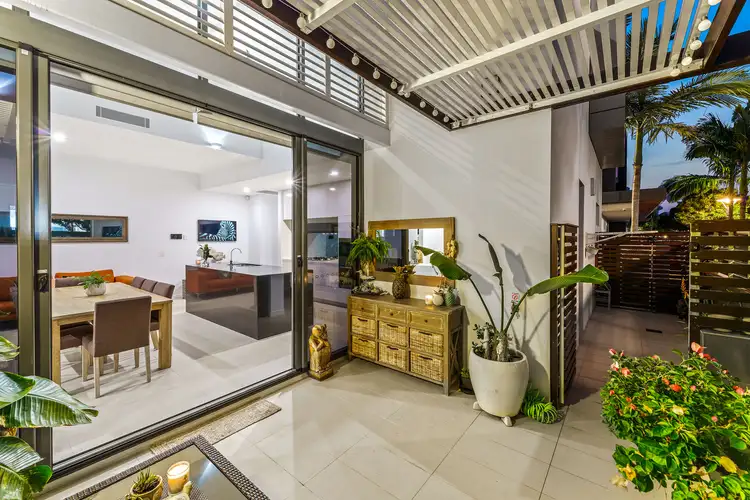 22 River Vista Way, Paradise Point QLD 4216