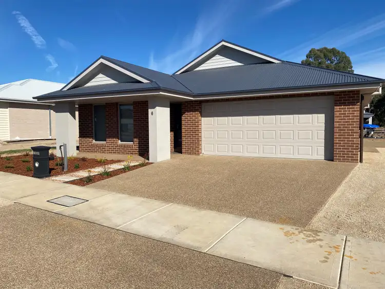 6 Beadsworth Street