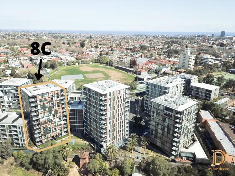 8C Evergreen Mews
