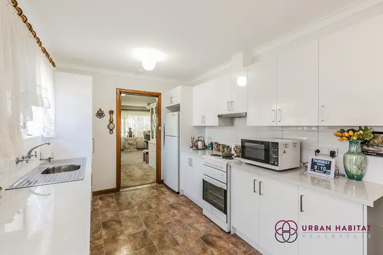 Second view of Homely house listing, 10 Dowling Place, Orelia WA 6167