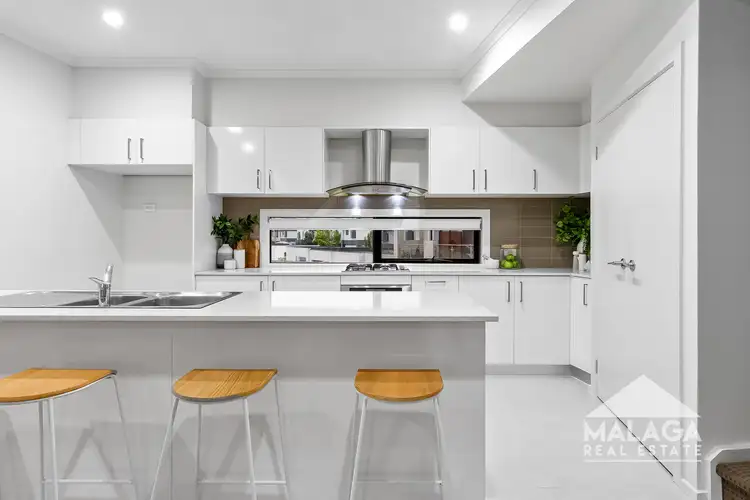 Fifth view of Homely townhouse listing, 18 Alexander Circuit, Craigieburn VIC 3064