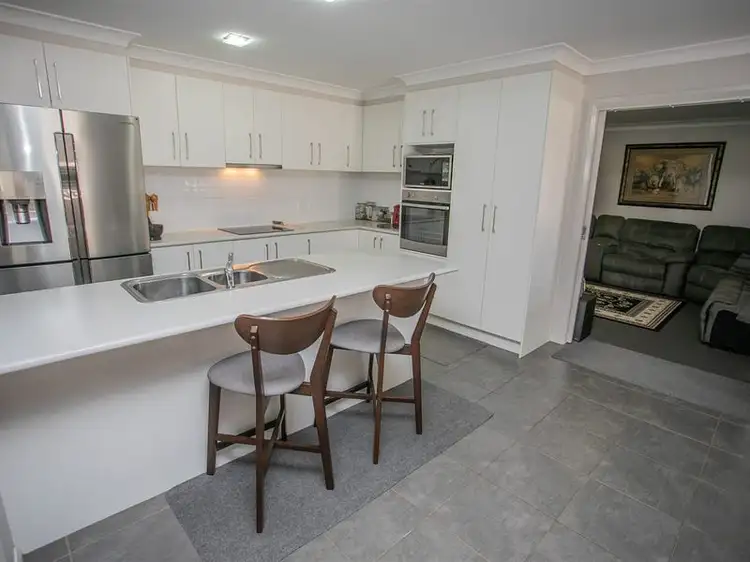 Fifth view of Homely house listing, 10 Sommerfeld Crescent, Chinchilla QLD 4413