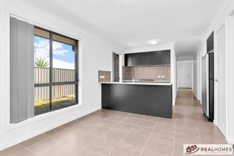 4 Treeview Place, Glenmore Park NSW 2745