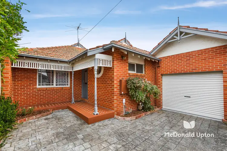 2/17 Lyon Street, Essendon VIC 3040