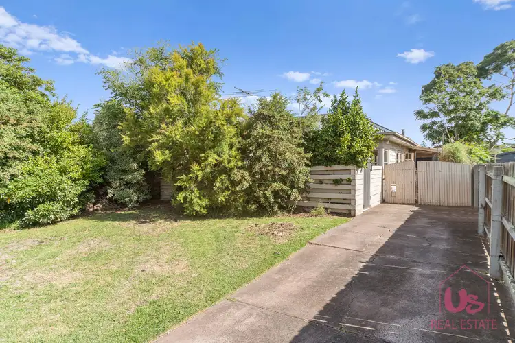 13 Bayside Grove, Seaford VIC 3198