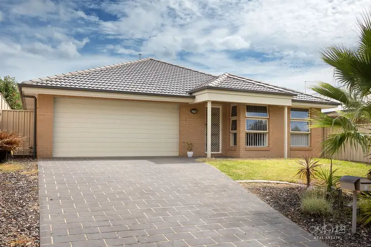 8 BURTON CRESCENT, Wodonga VIC 3690