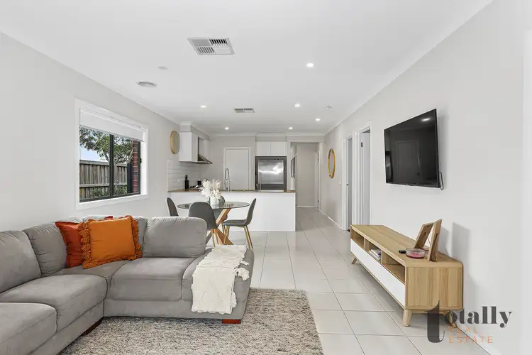 10 Hockley Avenue, Mickleham VIC 3064