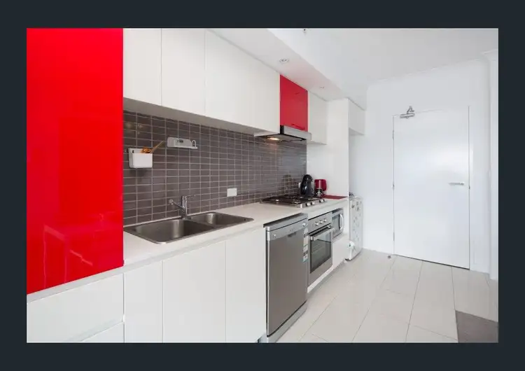 33407/9 Lawson Street, Southport QLD 4215